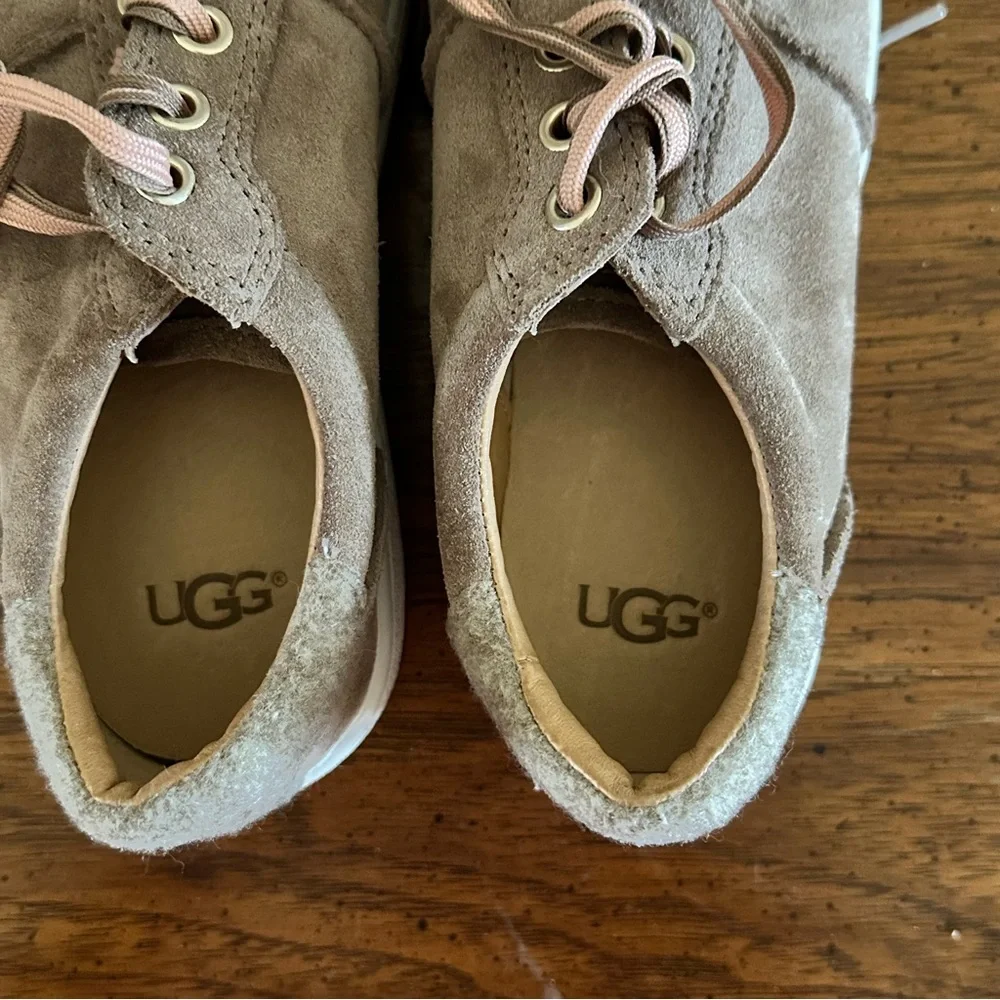 UGG Milo Fawn Suede Tan Taupe Low Top Lace Up Sneaker size 6